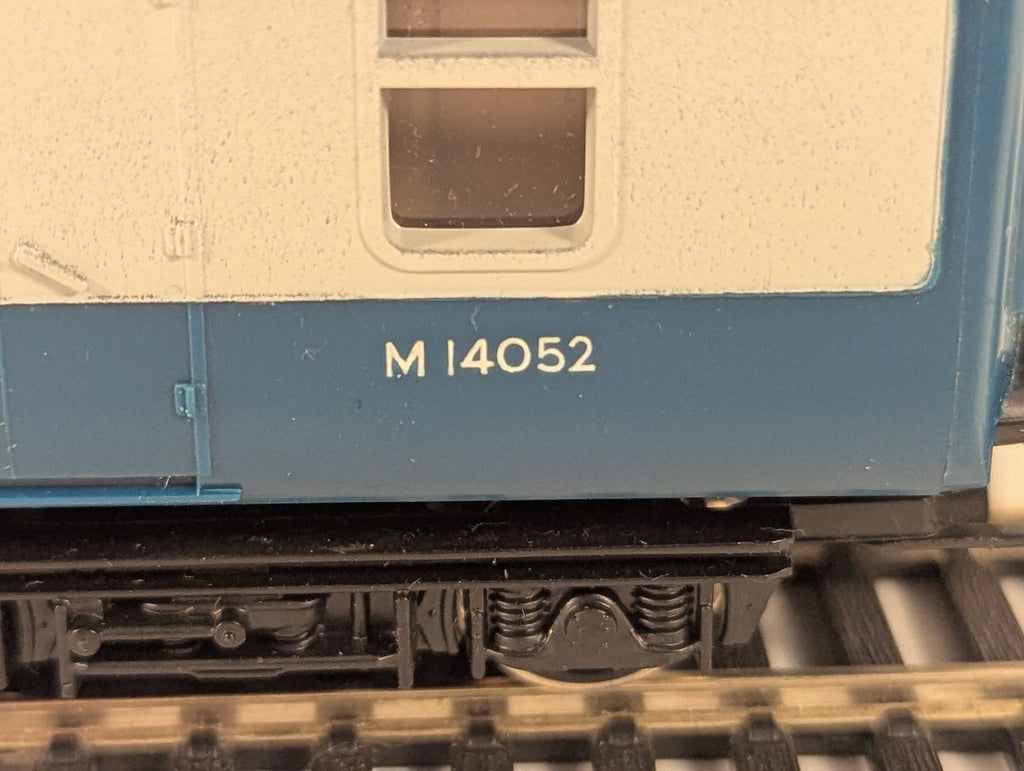 Hornby OO Gauge BR Mk1 Brake Corridor Composite (BCK) Passenger Coach M14052