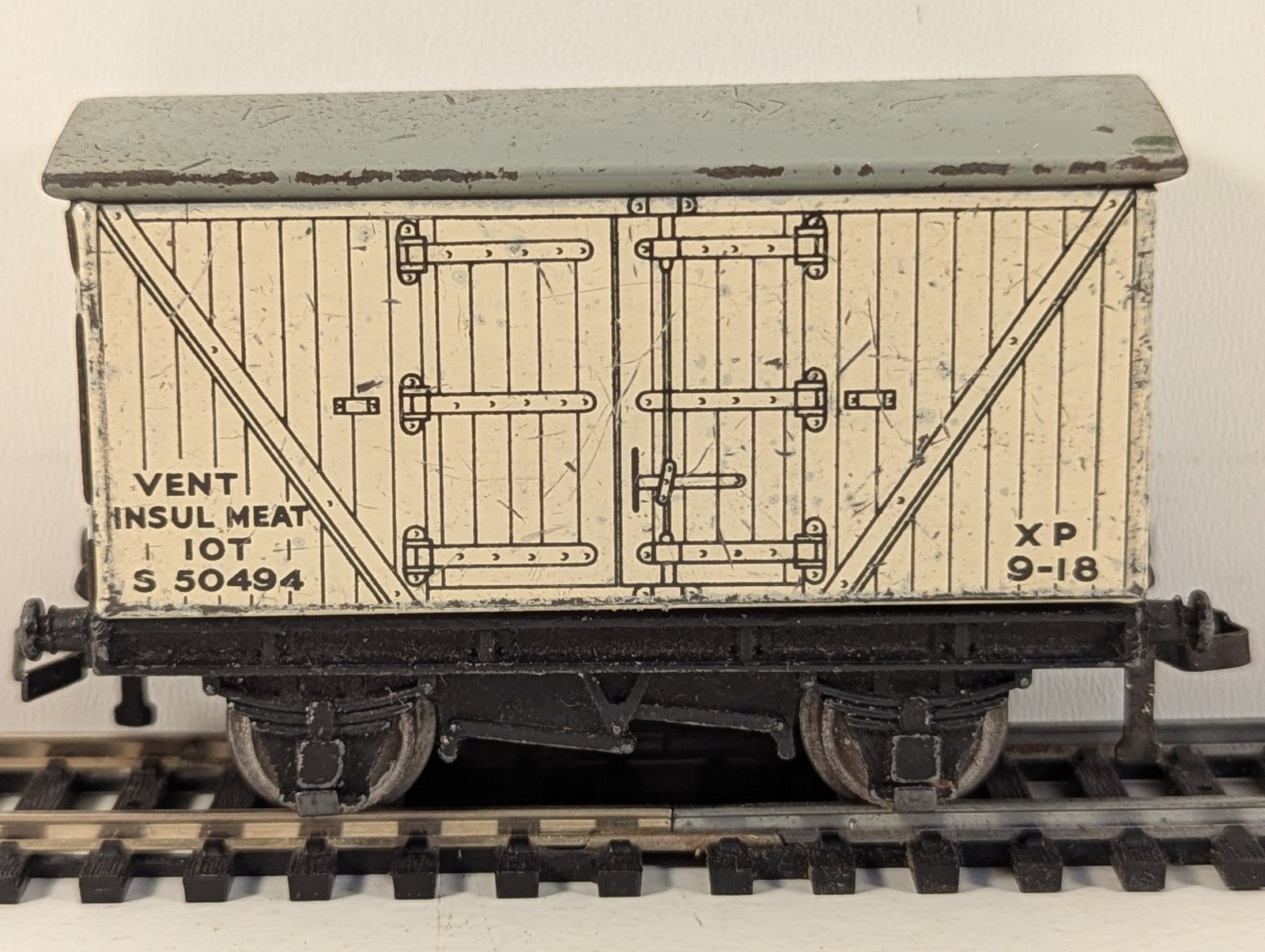 Hornby Dublo OO Gauge 10 Ton Ventilated Insulated Meat Van