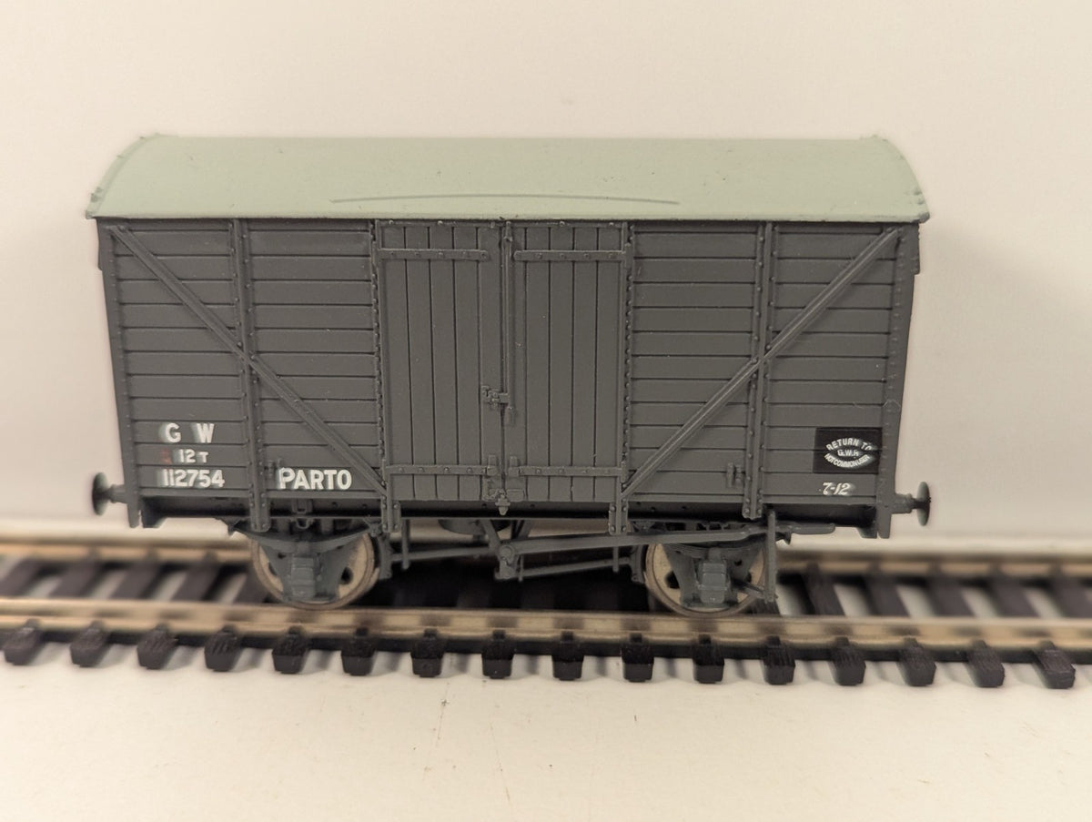 Bachmann OO Gauge GWR 12T Ventilated Van Parto Grey