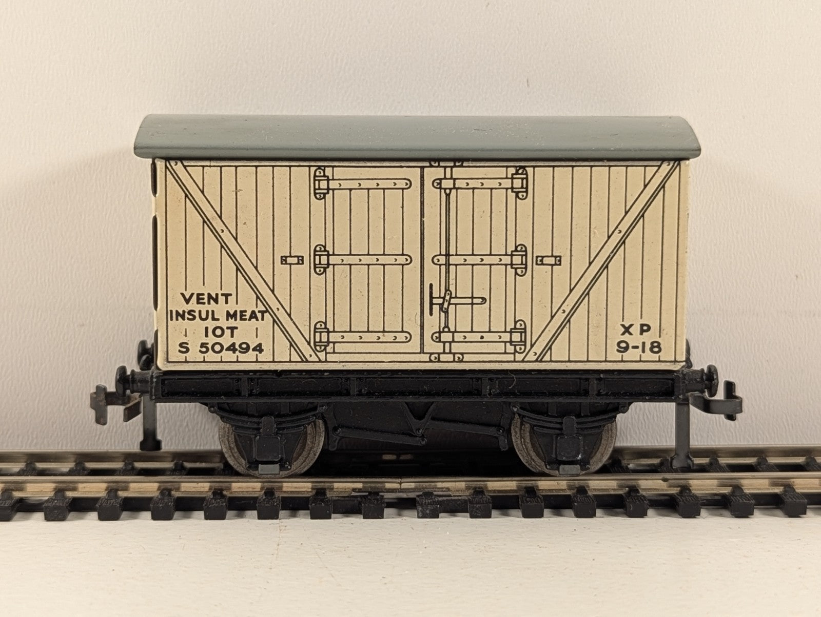 Hornby Dublo 32065 OO Gauge BR White D1 Meat Van - Boxed