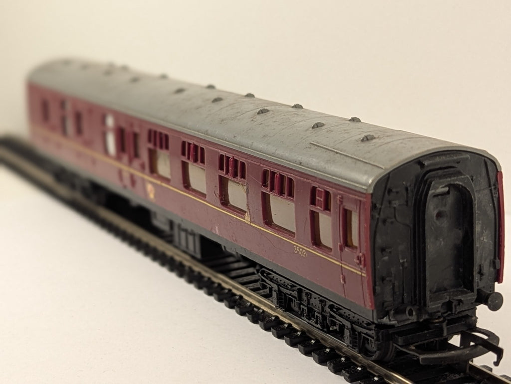 Tri-ang Hornby R423 OO Gauge Mk1 Brake Coach BR Maroon Missing Buffer