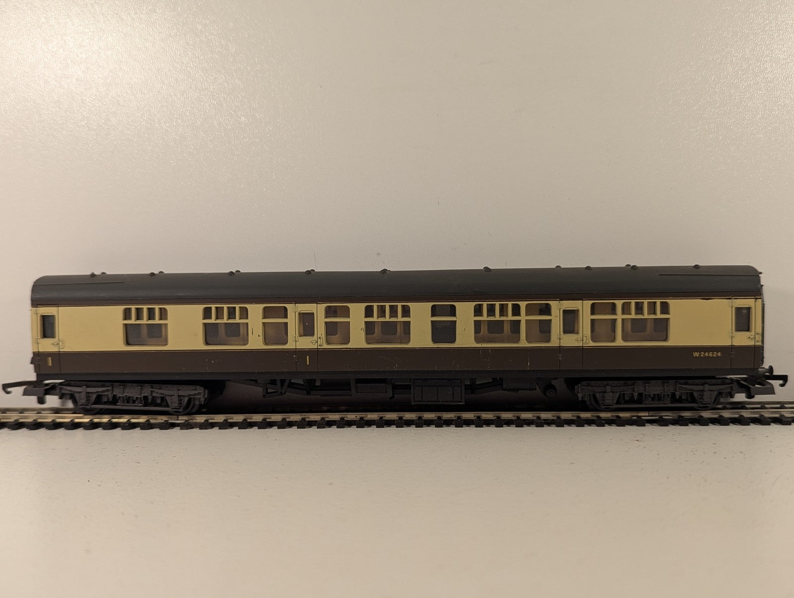 Lima OO Gauge BR Corridor Composite Coach Passenger Coach W24624