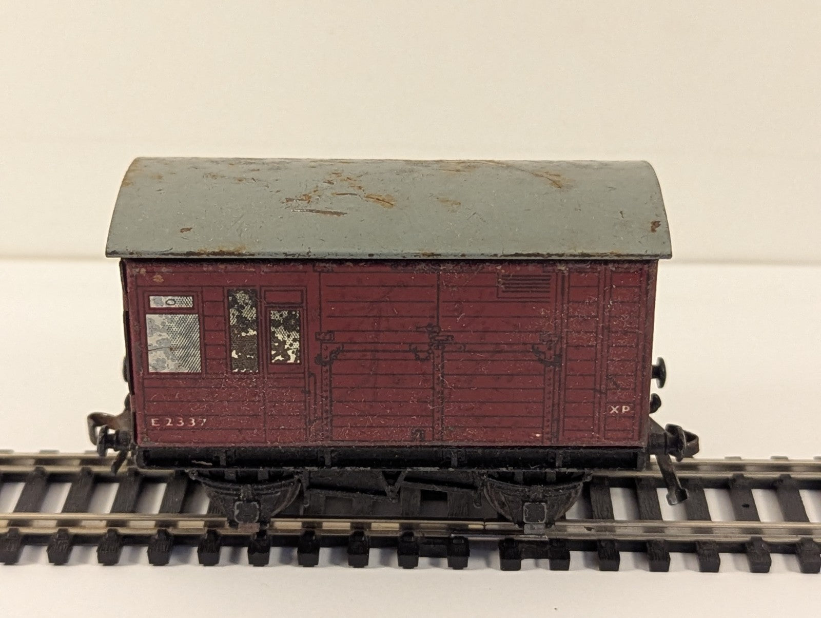 Hornby Dublo 32060 OO Gauge BR Red Horse Box - Rusted Roof