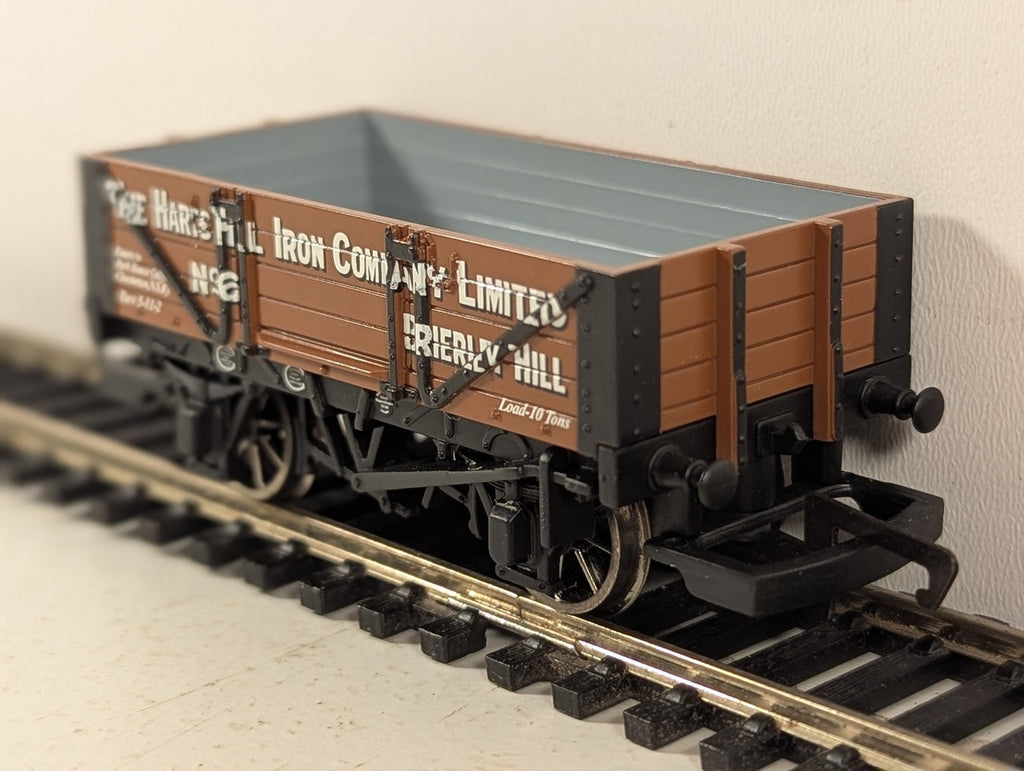 Hornby OO Gauge 4 Plank Wagon 'The Harts Hill Iron Company Limited' Goods Wagon