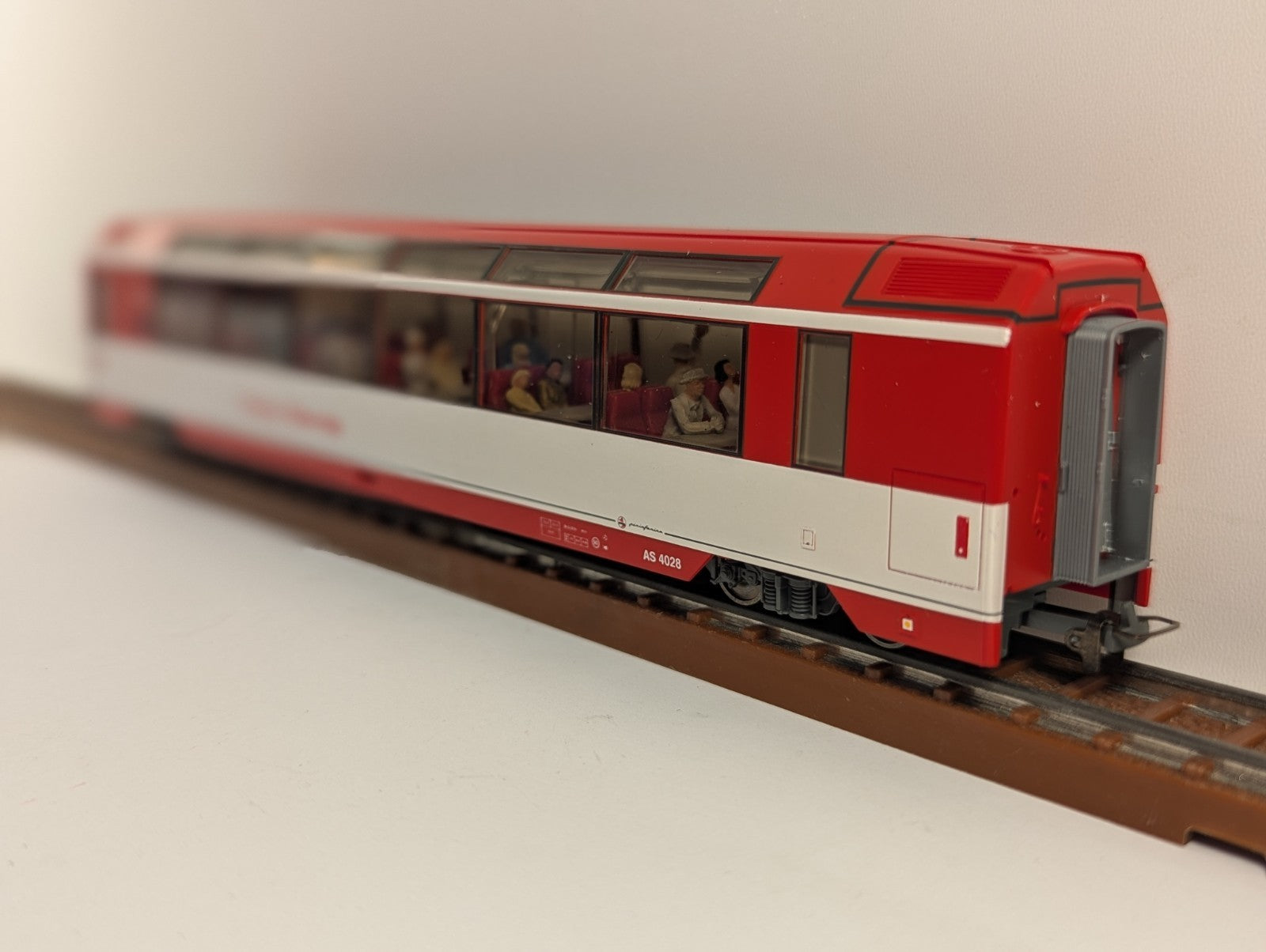 Bemo 3288 208 HOe Gauge Furka-Oberalp Glacier Express First Class coach - boxed