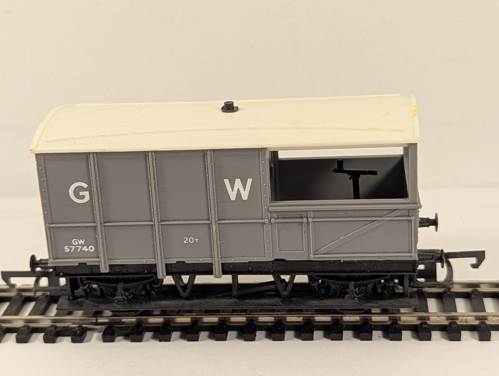 Hornby OO Gauge GWR 20t 'Toad' Brake Van Goods Wagon 57740