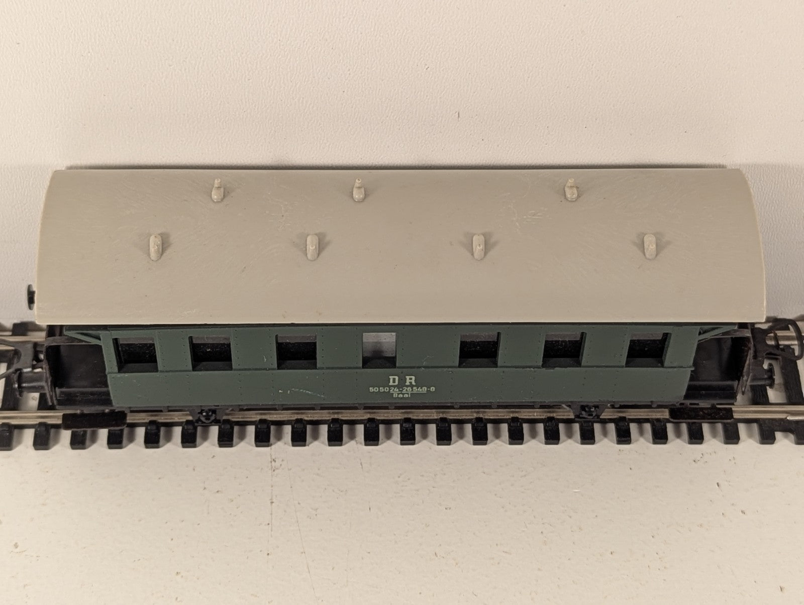 Piko HO Gauge Deutsche Reichsbahn Passenger Car Green