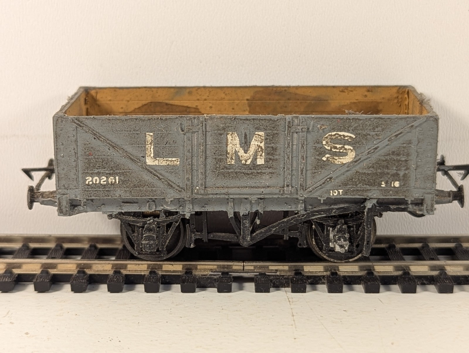 Kit-built OO Gauge 5 Plank Open Wagon Goods Wagon 20261 LMS Grey