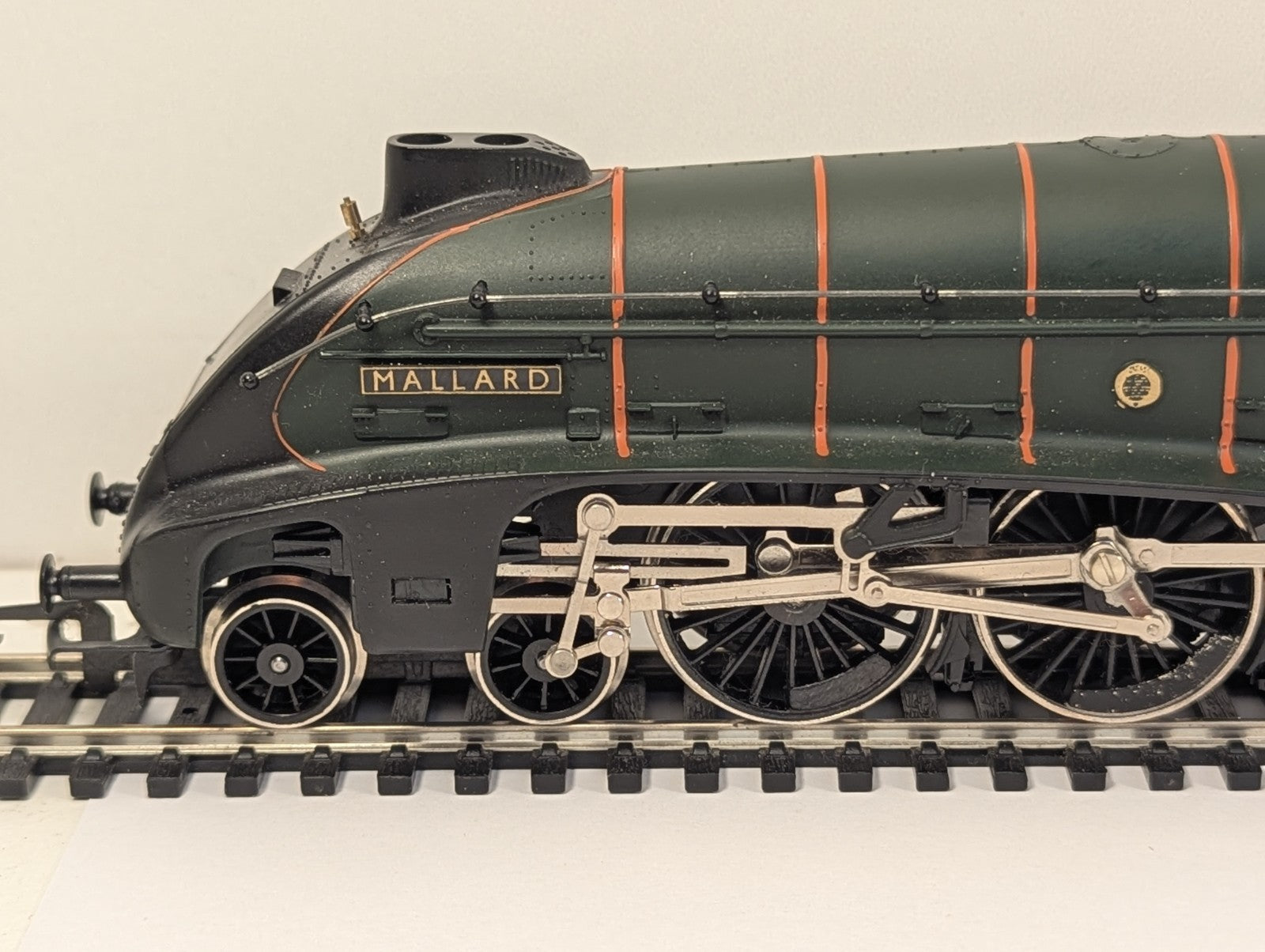 Hornby OO Gauge Class A4 Pacific 'Mallard' Steam Locomotive 60022