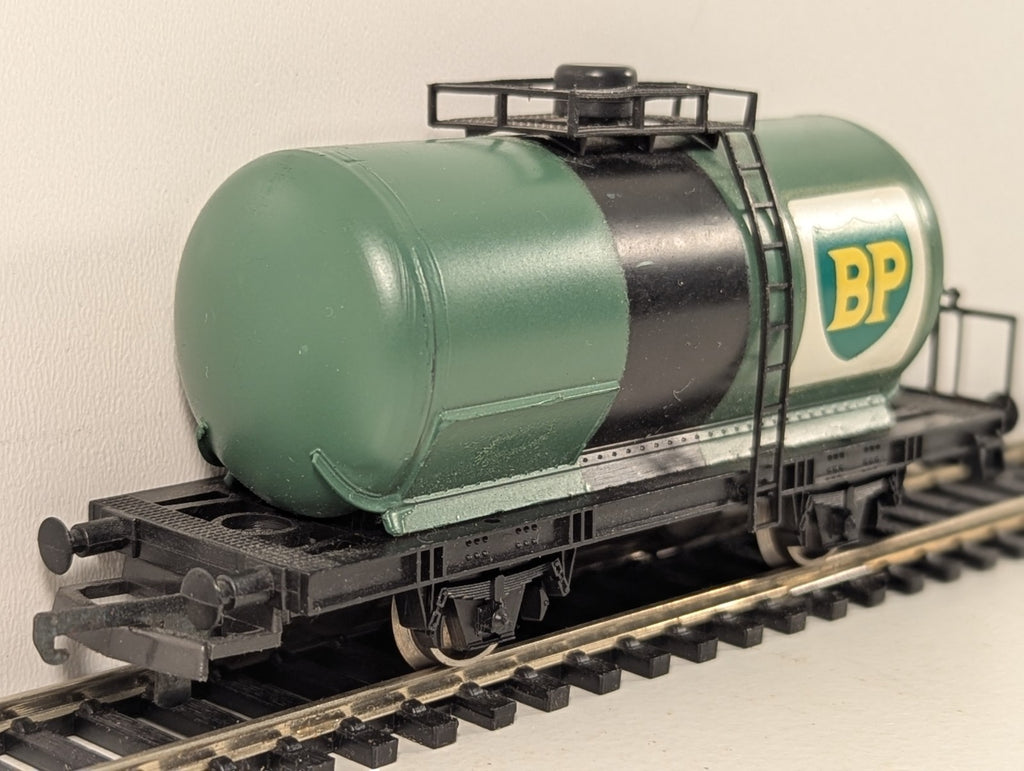 Lima HO Gauge Green BP Tank Wagon