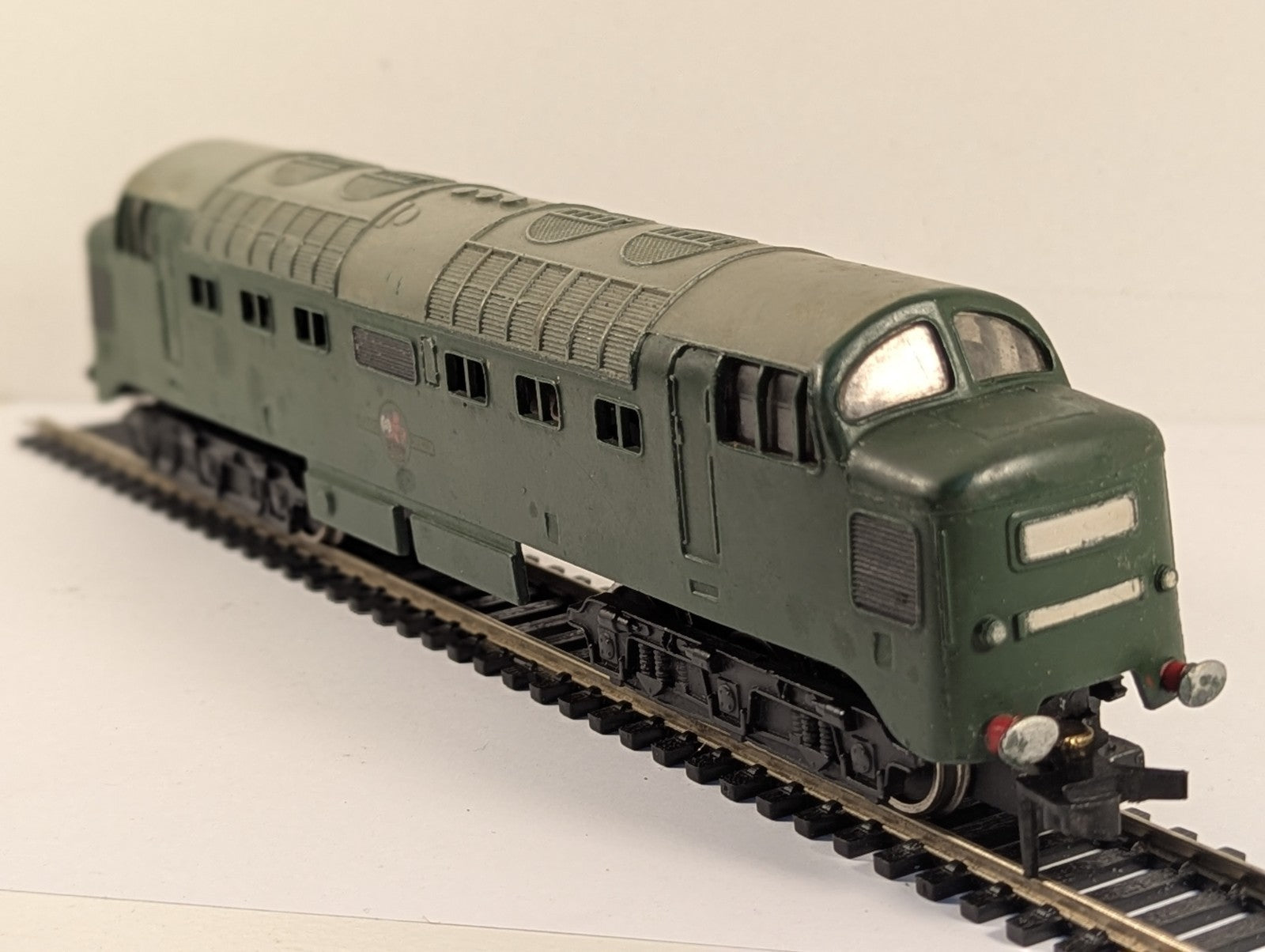 Hornby Dublo 3232 OO Gauge Class 55 Deltic Diesel Locomotive - BR Green
