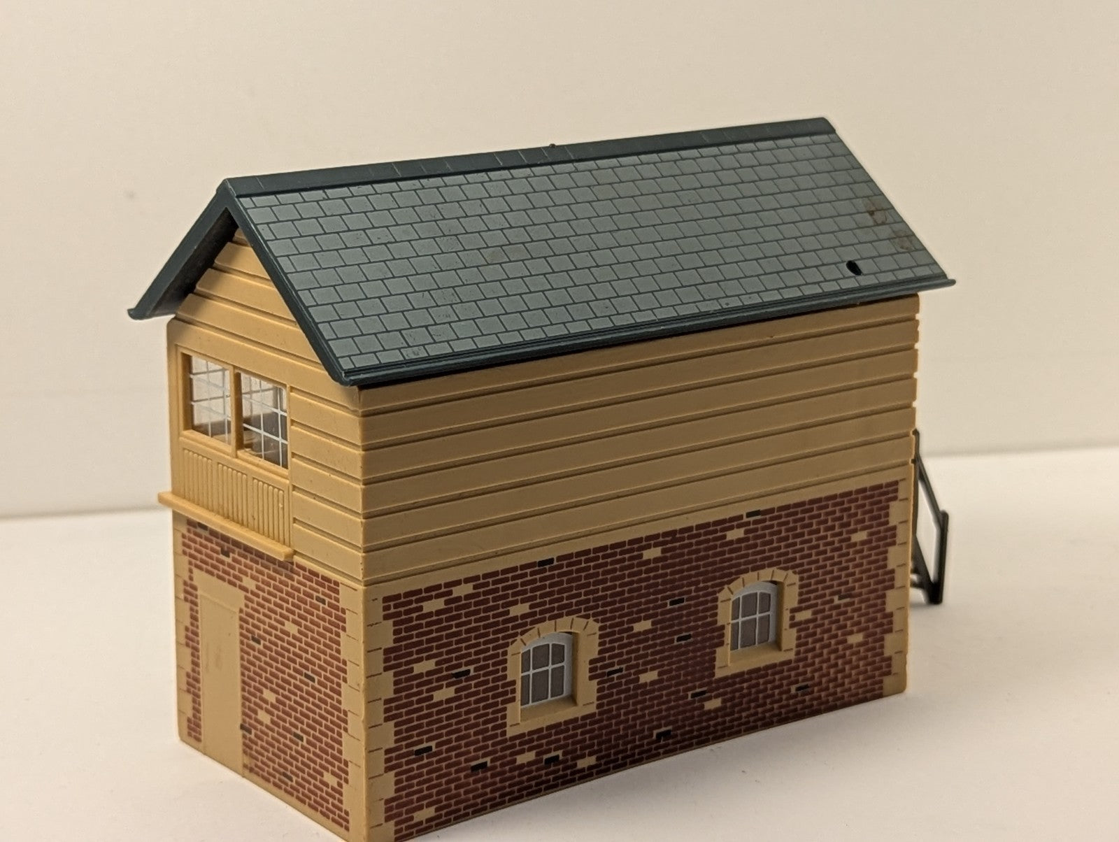 Hornby R503 OO Gauge Signal Box