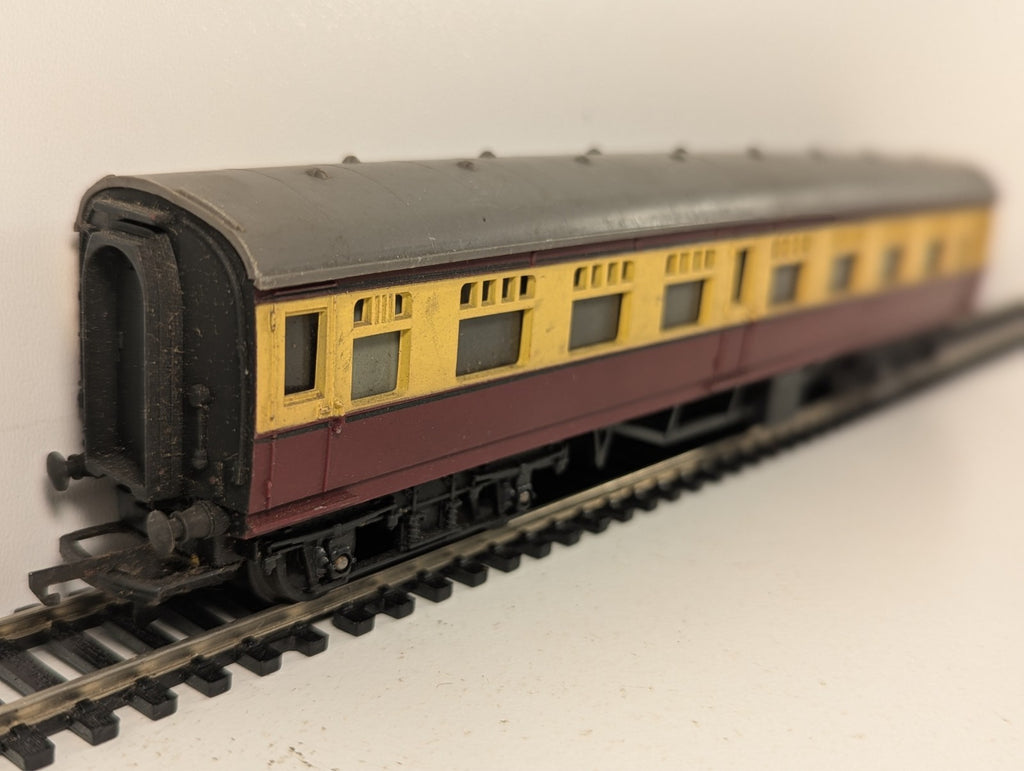 Tri-ang R29 OO Gauge British Railways Main Line Composite Coach