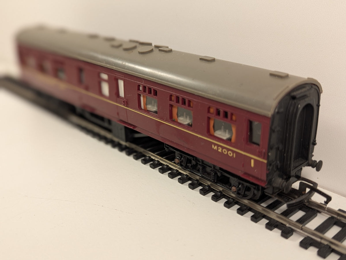 Tri-ang R229 OO Gauge BR Mk1 Restaurant Car – Maroon – M2001