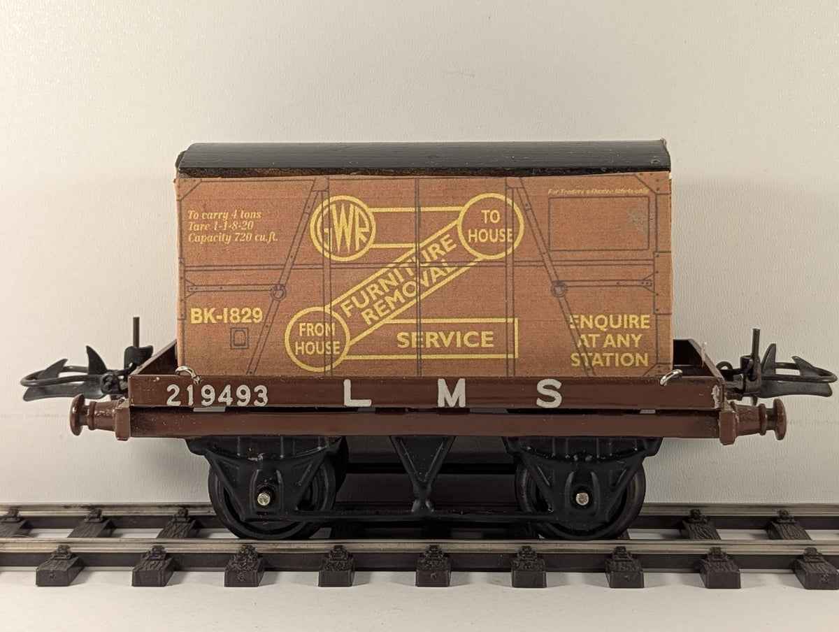 Hornby O Gauge Flat Truck with Container Goods Wagon 219493