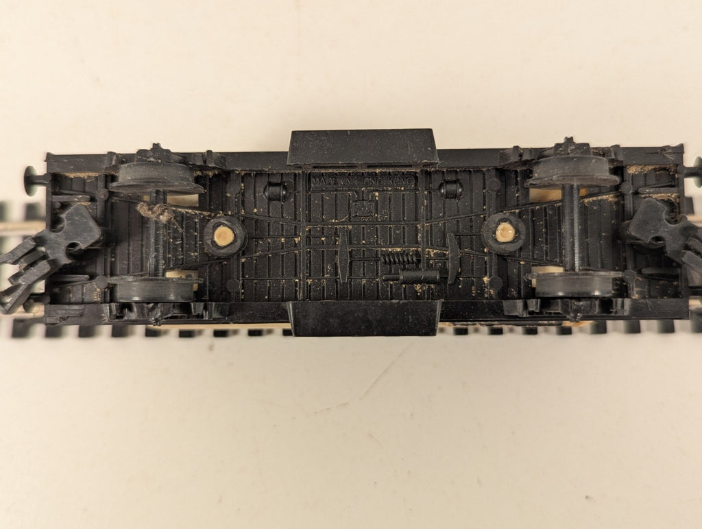 HO Scale Mobiloil Tanker Tank Wagon 805 7 426-3 Mobiloil