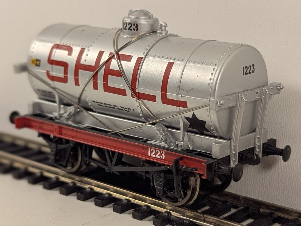 Bachmann A255713 OO Gauge 14 Ton Silver Tank Wagon BP/SHELL Missing Coupling