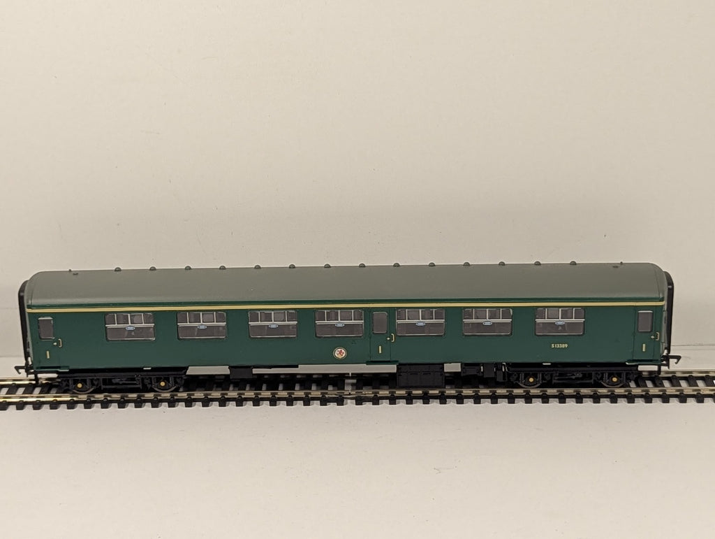 Bachmann OO Gauge BR Mk2 FK Corridor First Passenger Coach S13389 BR(S) Green