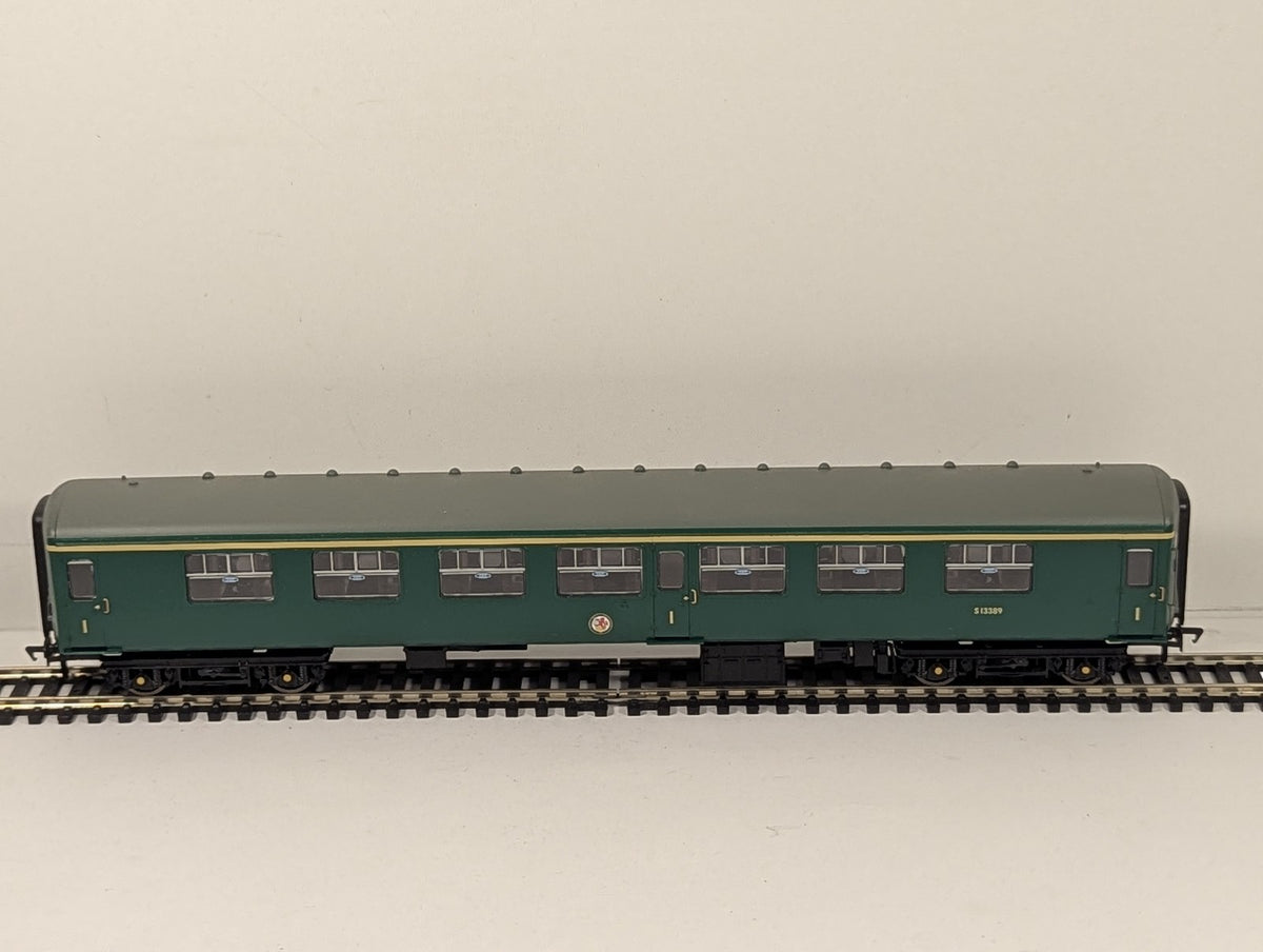 Bachmann OO Gauge BR Mk2 FK Corridor First Passenger Coach S13389 BR(S) Green