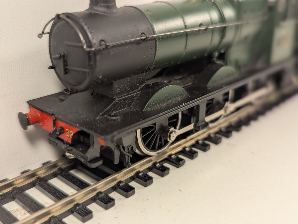 Mainline OO Gauge Collett Goods 2251 0-6-0 Steam Loco – Buffer Damage