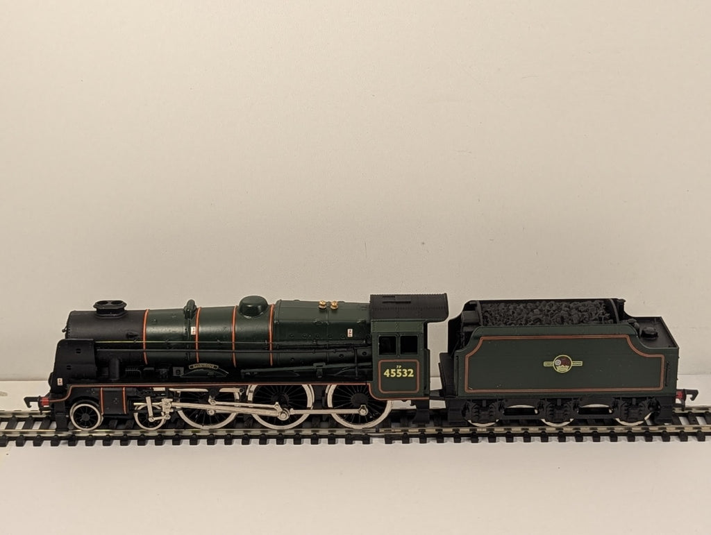Mainline OO Gauge Rebuilt Patriot Class 'Illustrious' Steam Locomotive