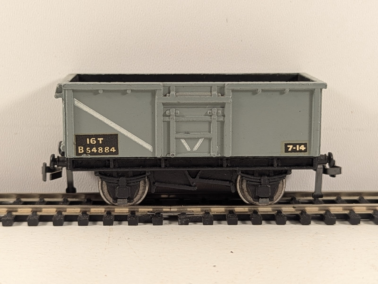 Hornby Dublo 32056 OO Gauge D2 Grey BR 16 Ton Mineral Wagon - Boxed
