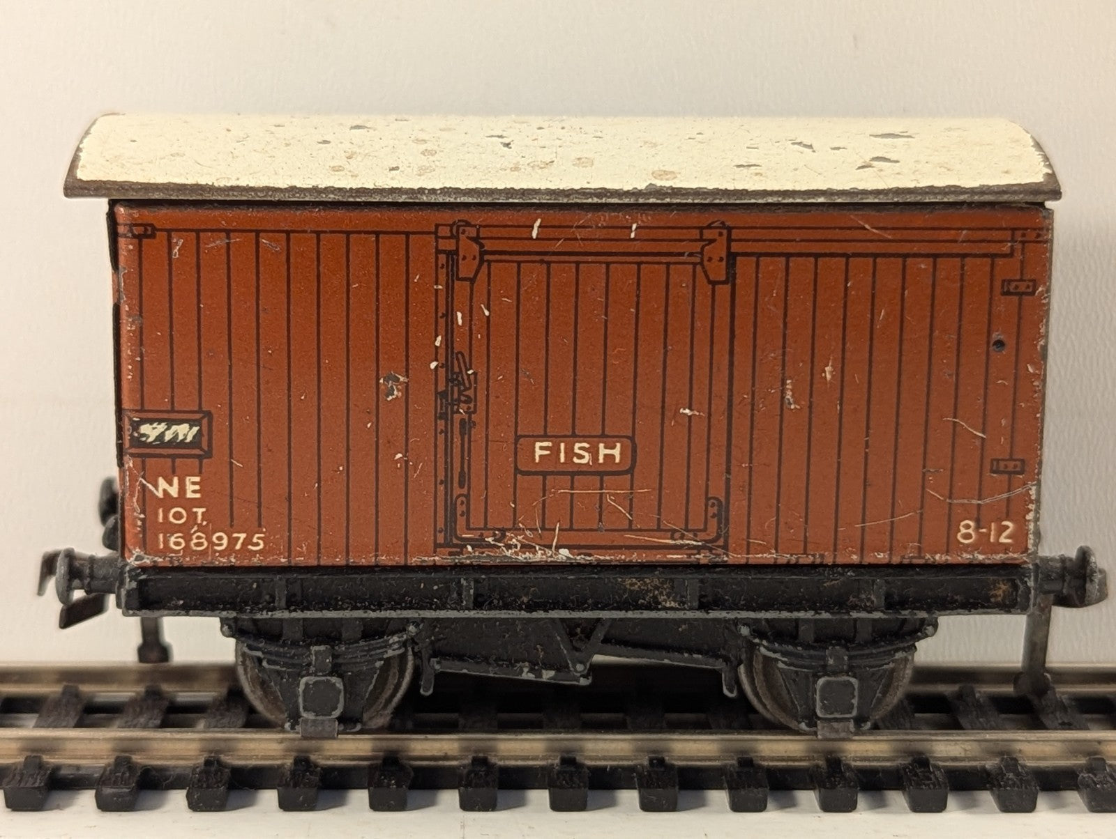 Hornby Dublo D1 LNER Fish Van OO Gauge - Chipped Roof Paint