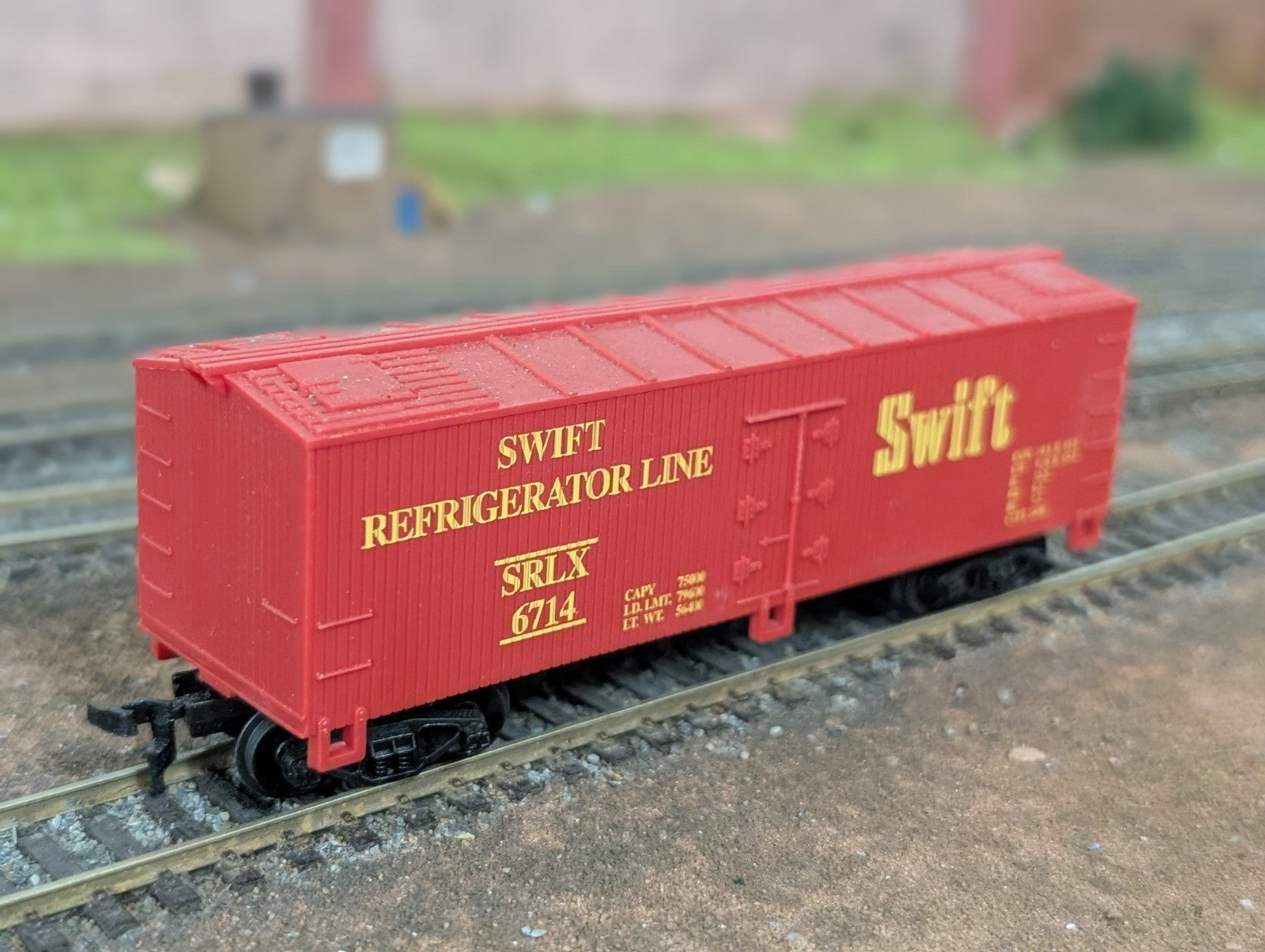Life-Like 40' Double Sheathed Reefer Swift Billboard SRLX 6714 HO