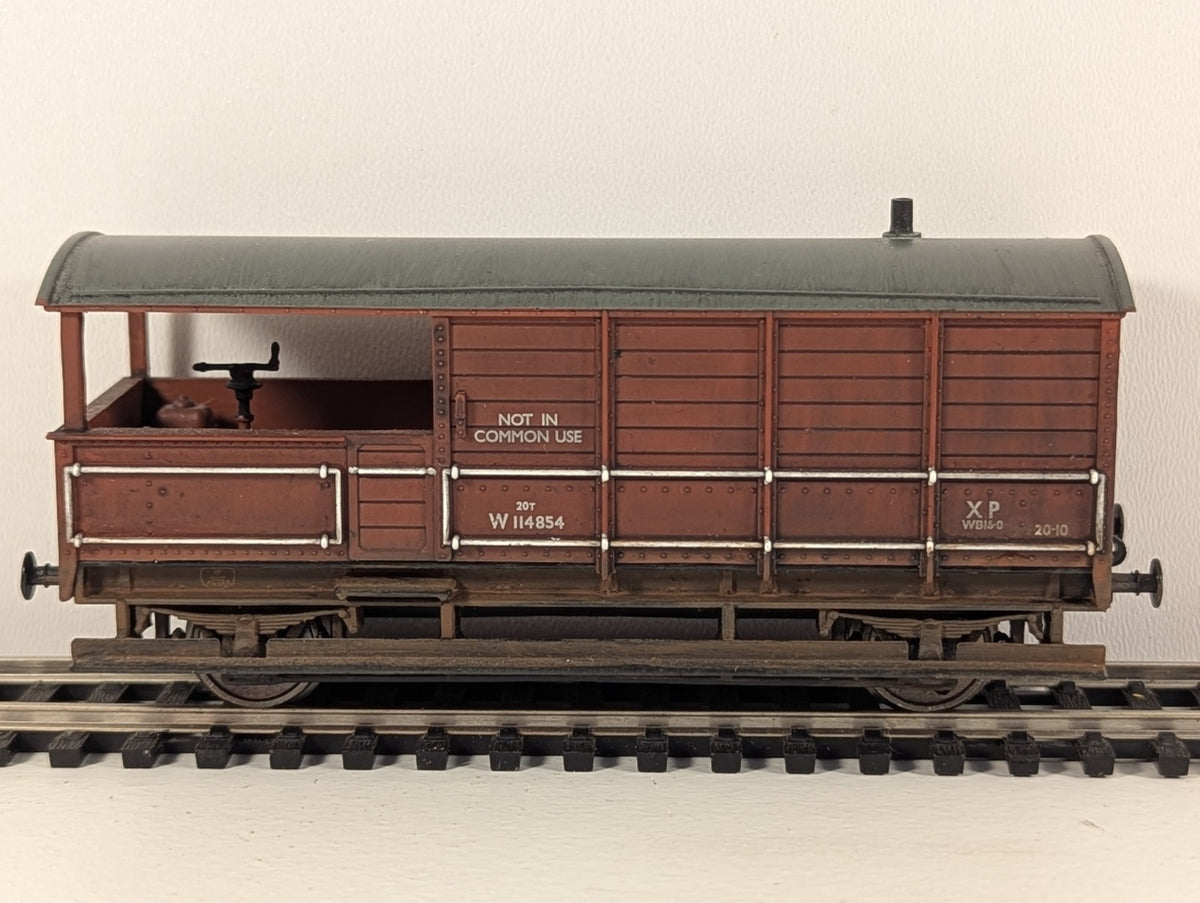 Bachmann Branchline 20 Ton ‘Toad’ Brake Van in BR Bauxite – Weathered