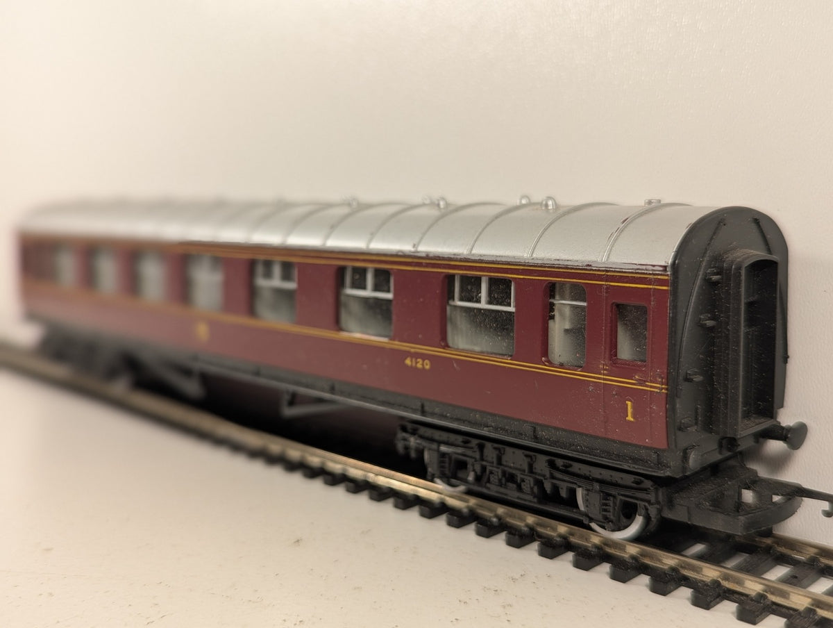 Hornby OO Gauge LMS Composite Coach Passenger Coach 4120 LMS Maroon R435