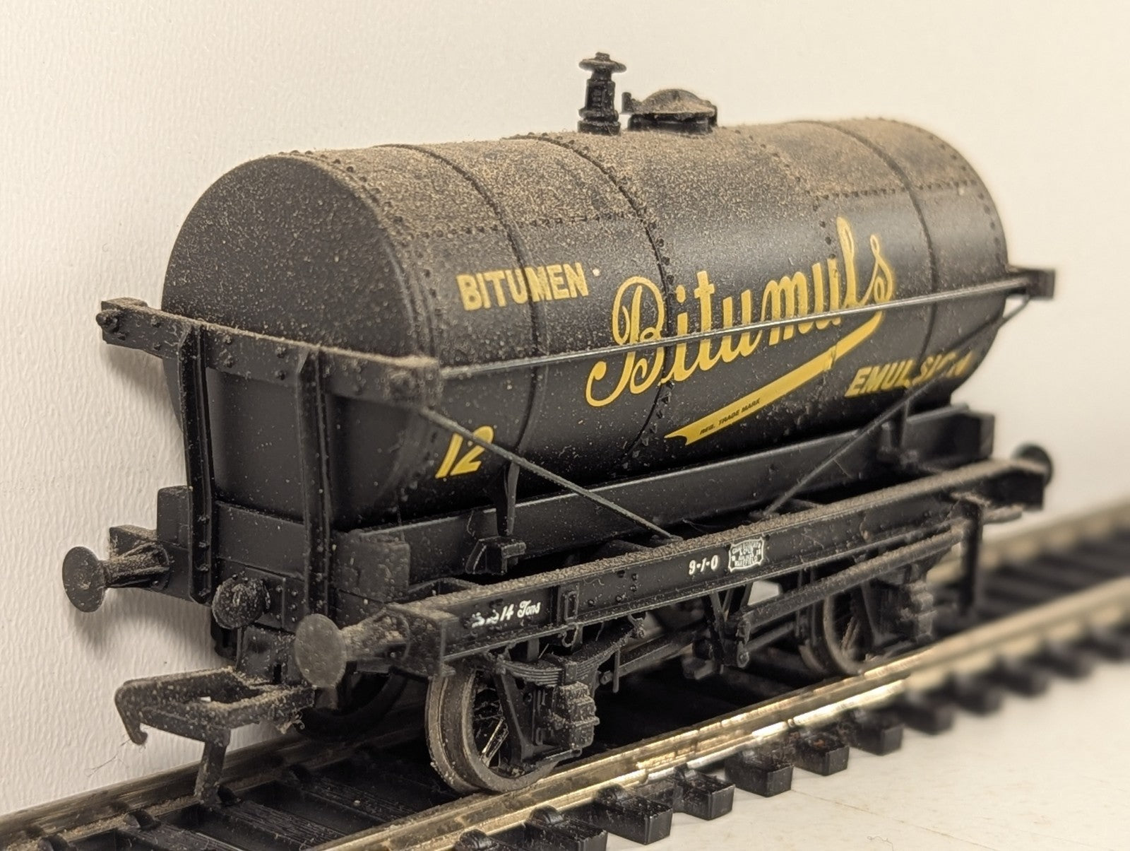 Bachmann OO Gauge 14 Ton Tank Wagon Bitumuls Goods Wagon 12 Bitumuls