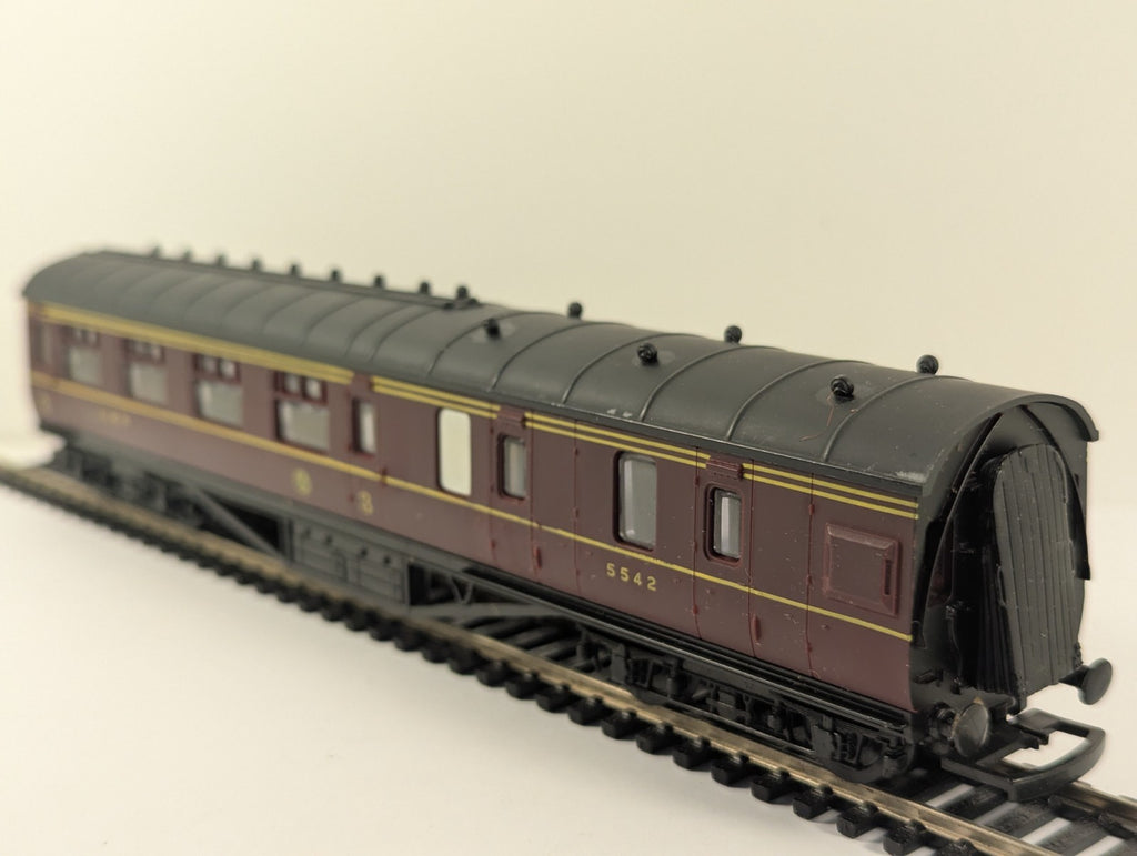 Airfix 54204-7 OO Gauge LMS 57ft Brake 3rd Corridor Coach Boxed
