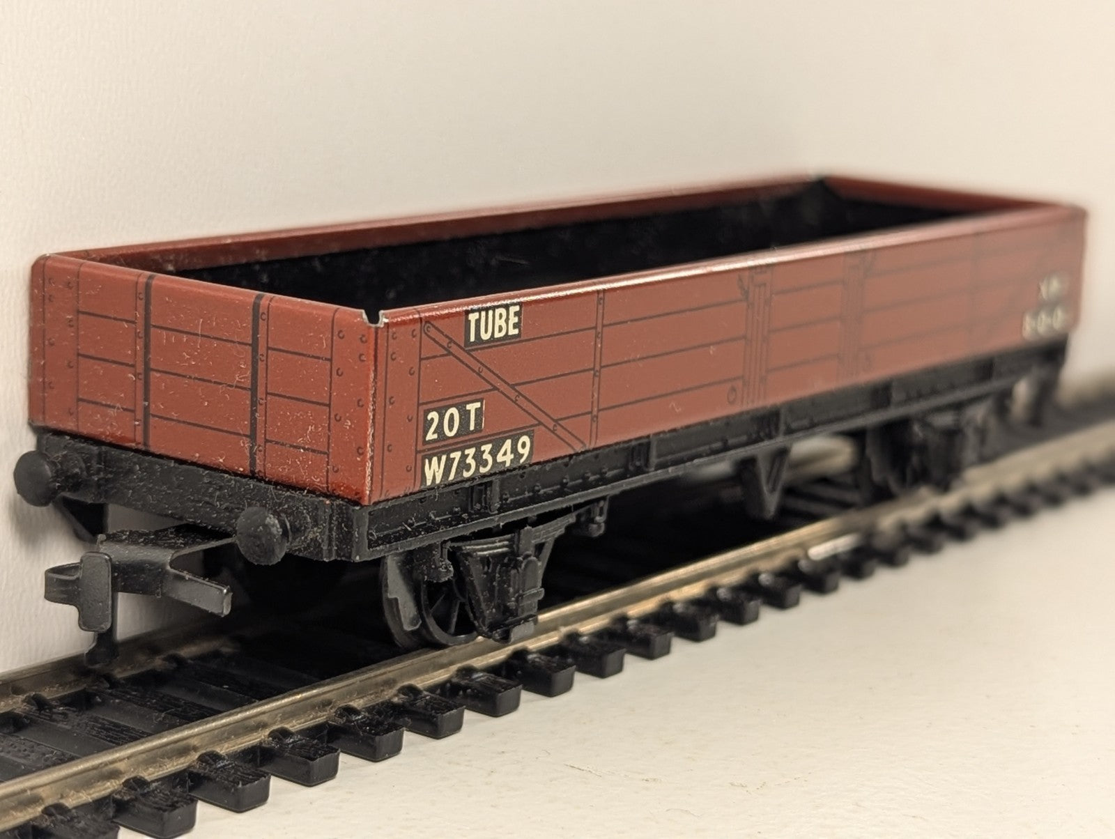 Hornby Dublo 32076 OO Gauge D1 20-Ton Tube Wagon - Boxed