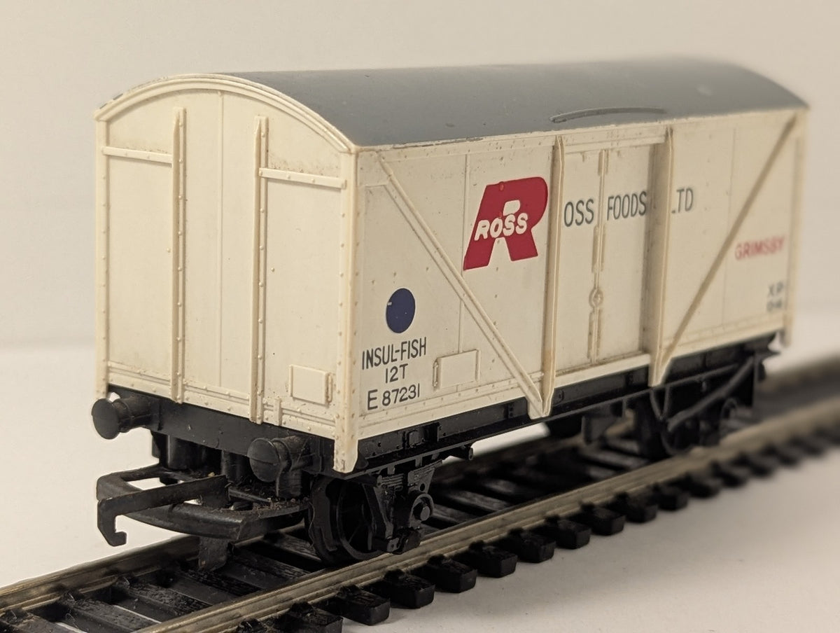 Wrenn OO Gauge Ross Foods 12T Insulated Fish Van Goods Wagon E87231