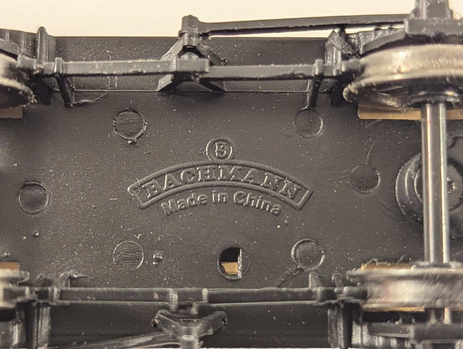 Bachmann OO Gauge 14 Ton Tank Wagon 'Acme Dominion' 25 37-079