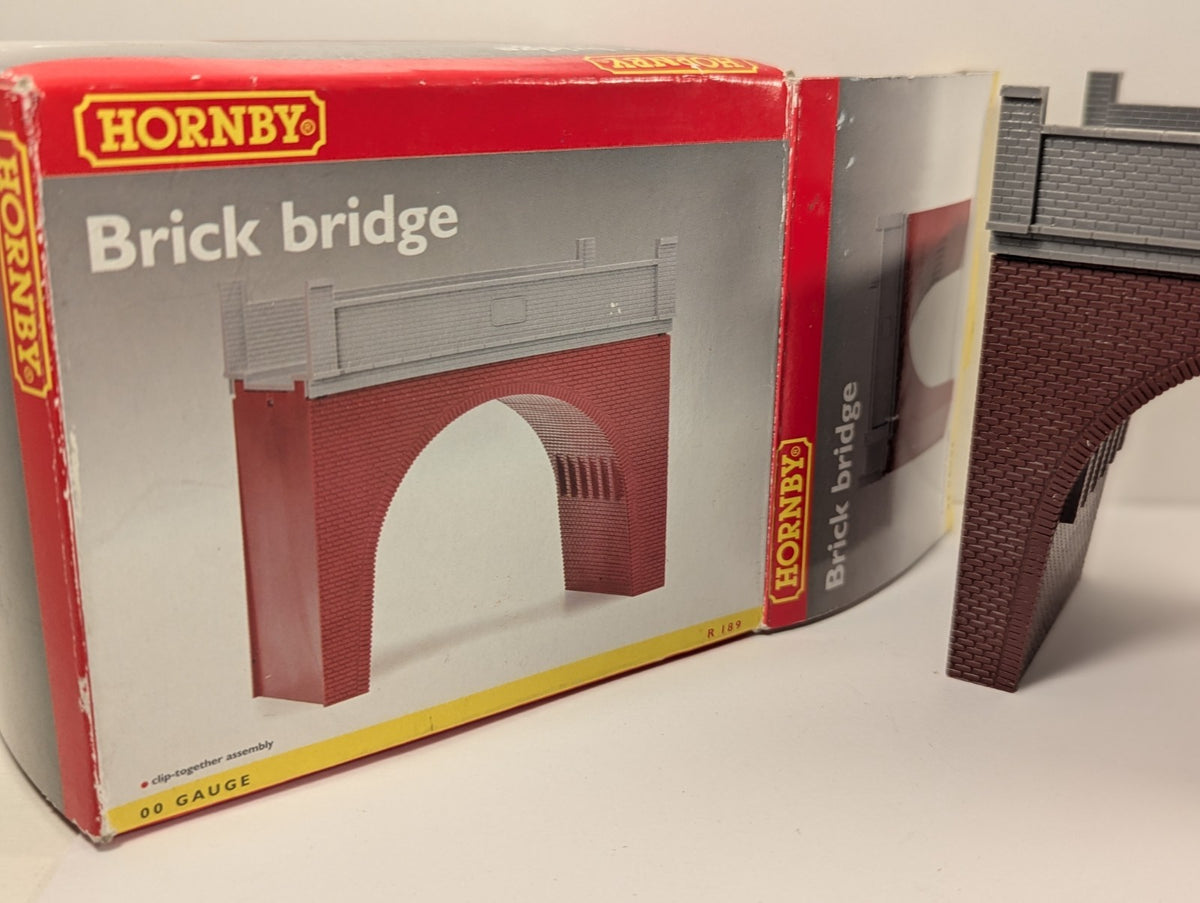 Hornby R189 OO Gauge Brick Bridge