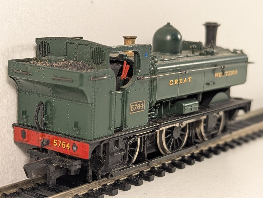 Mainline 37084 GWR Class 57XX 0-6-0PT No.5764 Pannier Tank Missing Roof