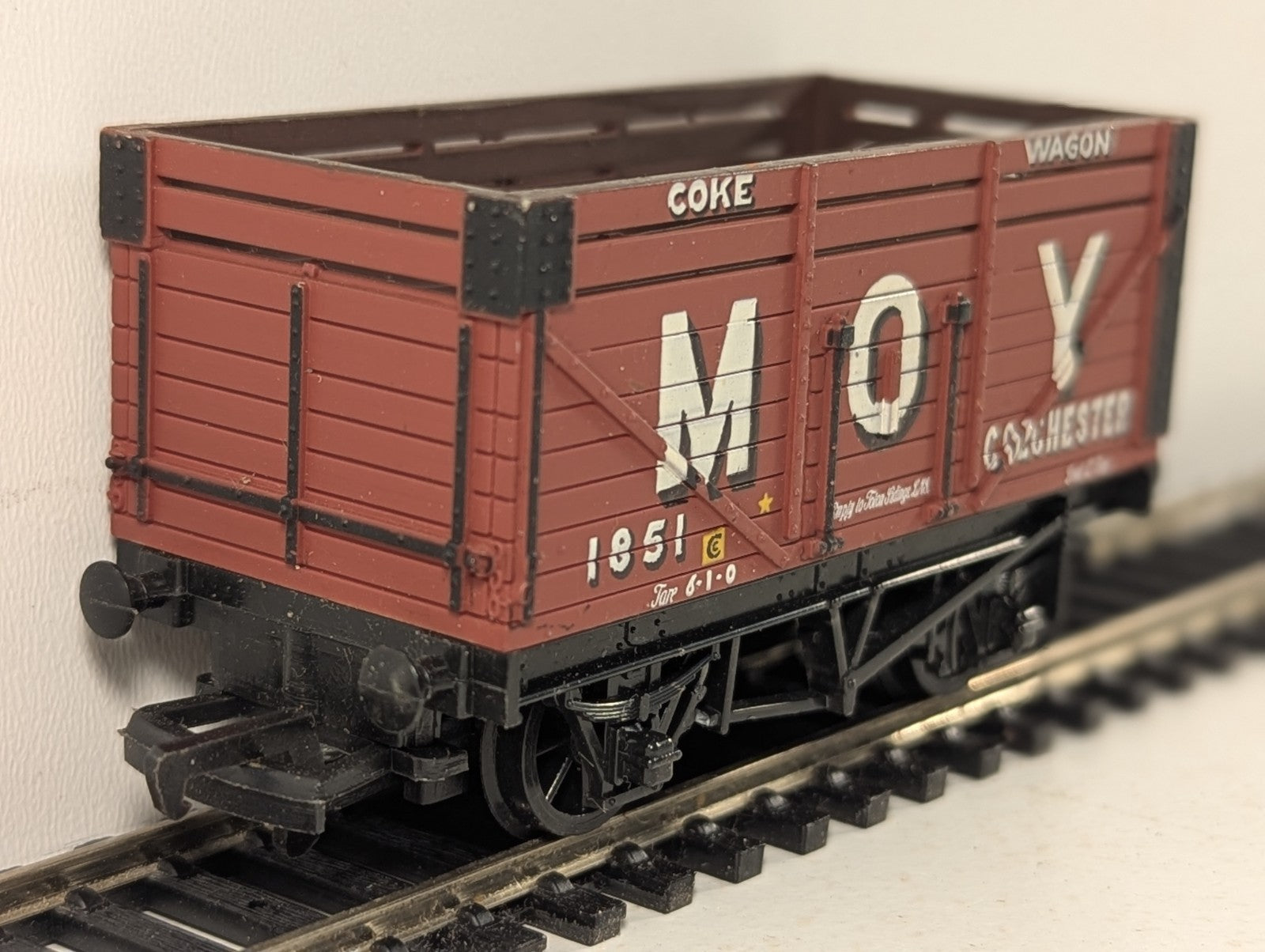 Mainline OO Gauge 7 Plank Coke Wagon 'Moy' Colchester Goods Wagon