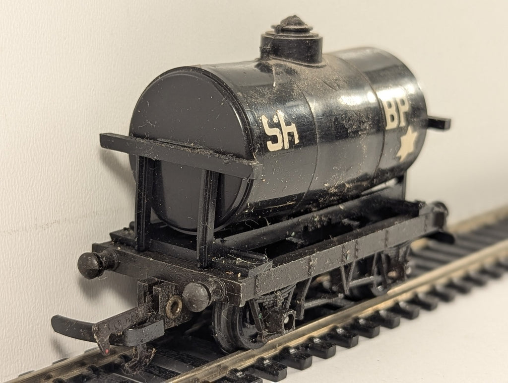 Tri-ang OO Gauge Shell-BP Tank Wagon Freight Wagon Shell-BP Black R.12