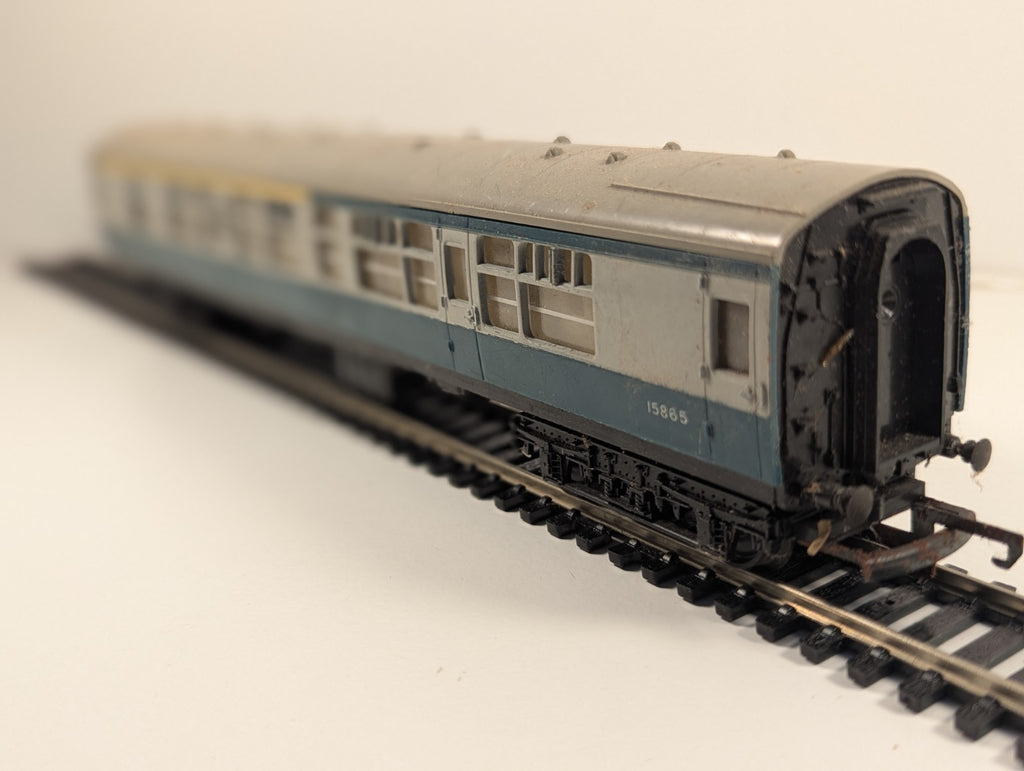 Tri-ang Hornby OO Gauge BR Mk1 Composite Coach No.15865