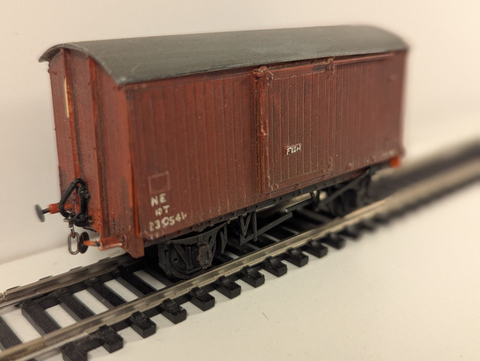 Kitbuilt 10-Ton Fish Van – BR Bauxite – OO Gauge