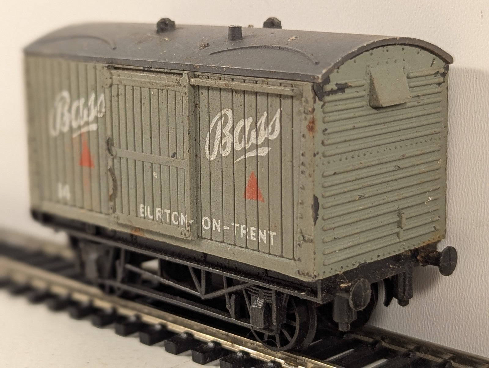 Graham Farish OO Gauge Bass Ventilated Van 14