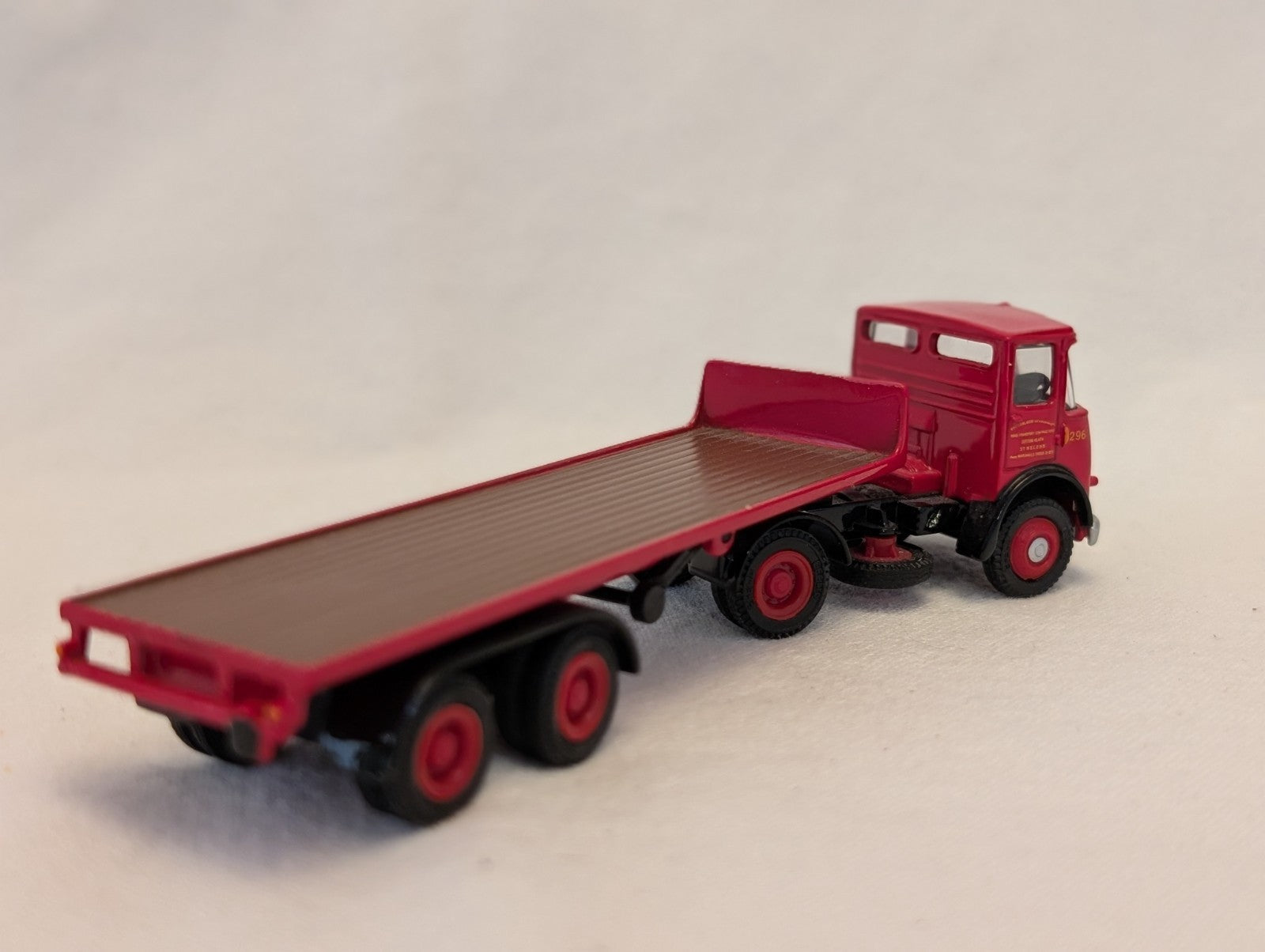 EFE 1:76 Scale Atkinson Articulated Flatbed Die-cast Lorry 296