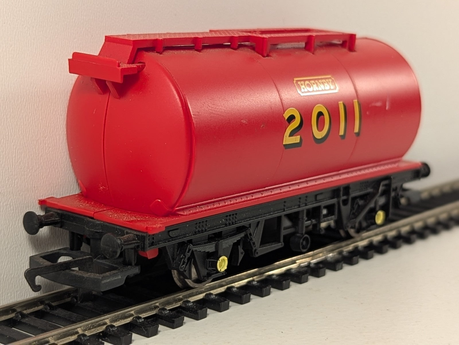 Hornby R6547 OO Gauge 2011 Tank Wagon