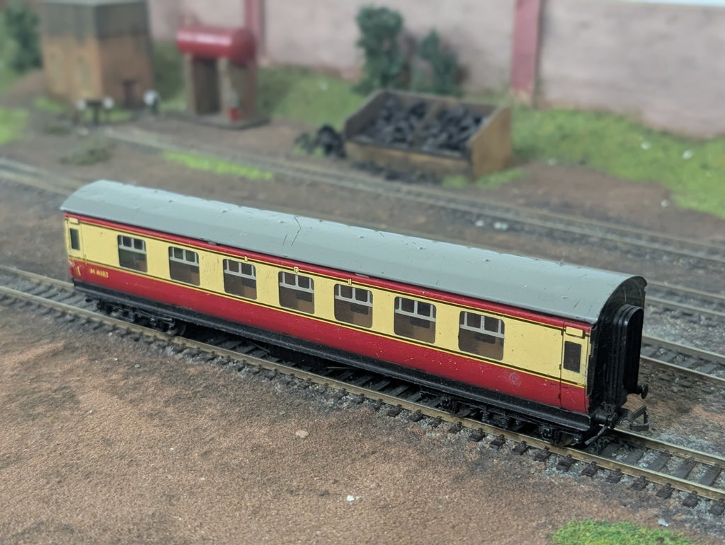 Hornby Dublo 32017 OO Gauge BR Stanier Coach M4183