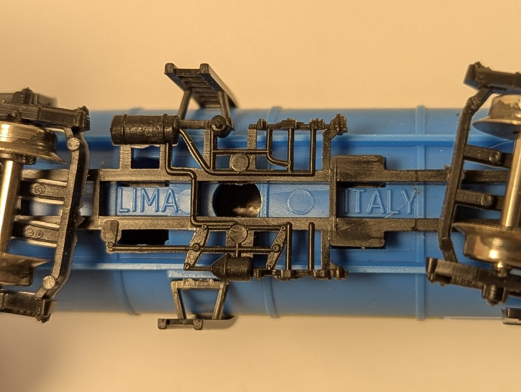 Lima N Gauge Milk Tank Wagon 152 D Blue