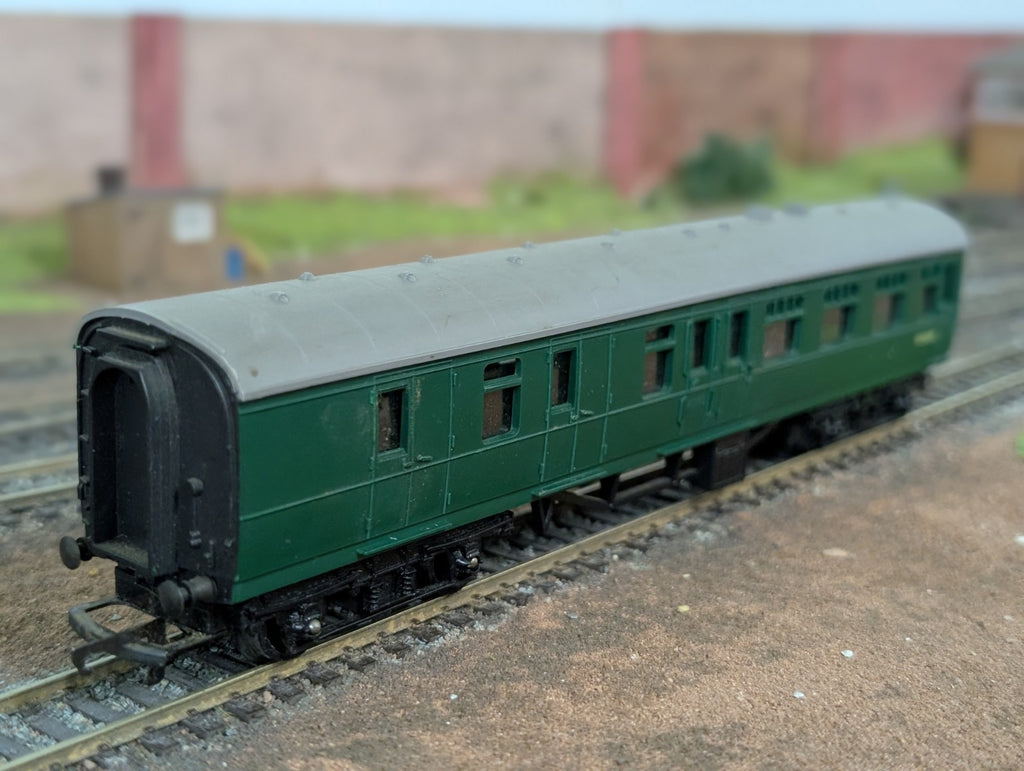 Tri-ang R220 S34245 Southern Region BR Main Line Brake 2nd Coach Green OO Gauge