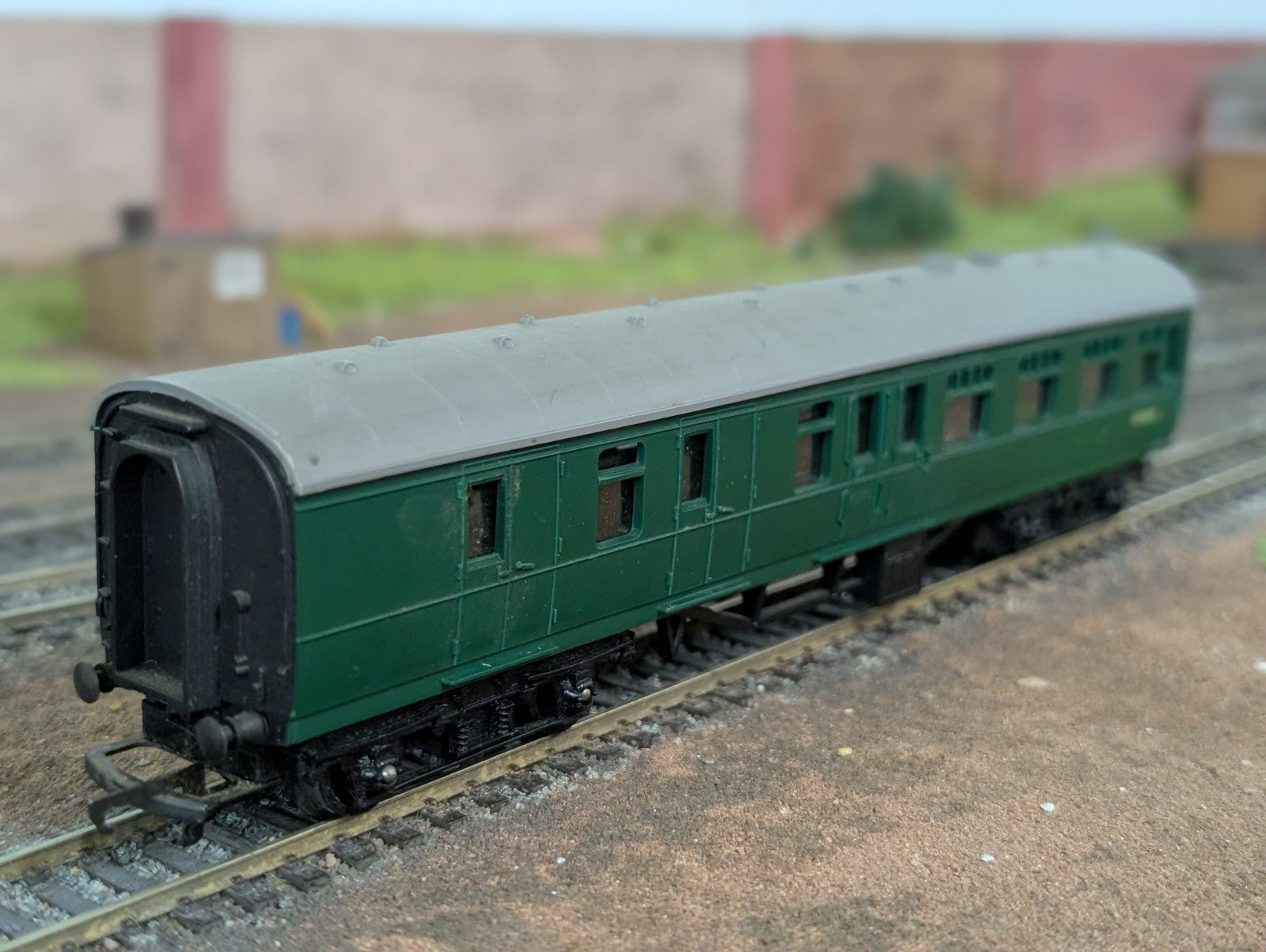 Tri-ang R220 S34245 Southern Region BR Main Line Brake 2nd Coach Green OO Gauge