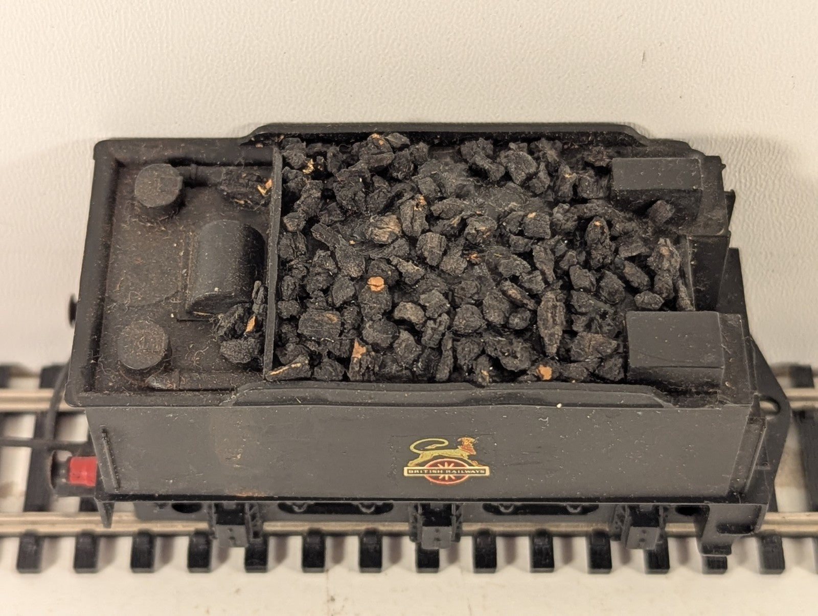 Tri-ang R39 OO Gauge BR Unlined Black 6-Wheeled Tender