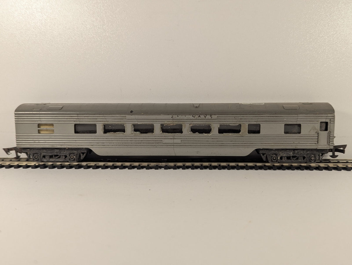 Tri-ang OO Gauge Transcontinental Passenger Coach Silver R.24/25